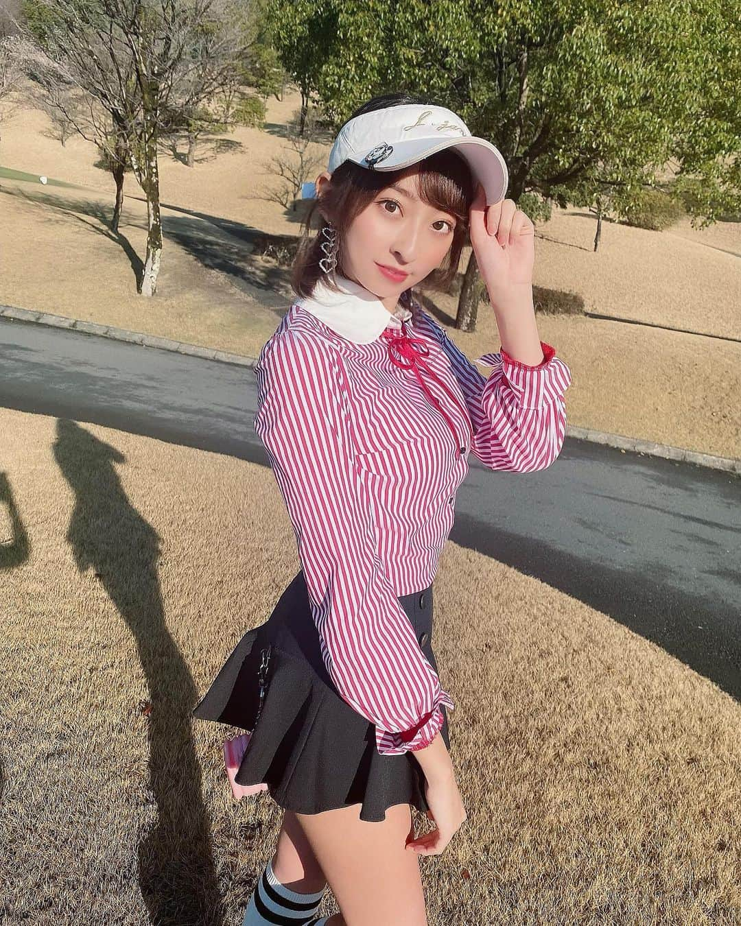 緒方咲さんのインスタグラム写真 - (緒方咲Instagram)「またゴルフしたいなっ❤️💕❤️💕 . #ゴルフ #golf #ゴルフ女子 #골프 #j_jane #golfwear #j_jane_golfwear #j_jane_golf #スポーツ #golfswing #ドライバー#アイアン #ゴルフ場 #ゴルフファッション #golffashion #韓国ファッション #ゴルフ好き #golfing #golfer #ゴルフウエア #ゴルフスイング #トレーニング#ゴルフ部 #ゴルフ初心者#打ちっぱなし」10月13日 1時31分 - chaaansaki