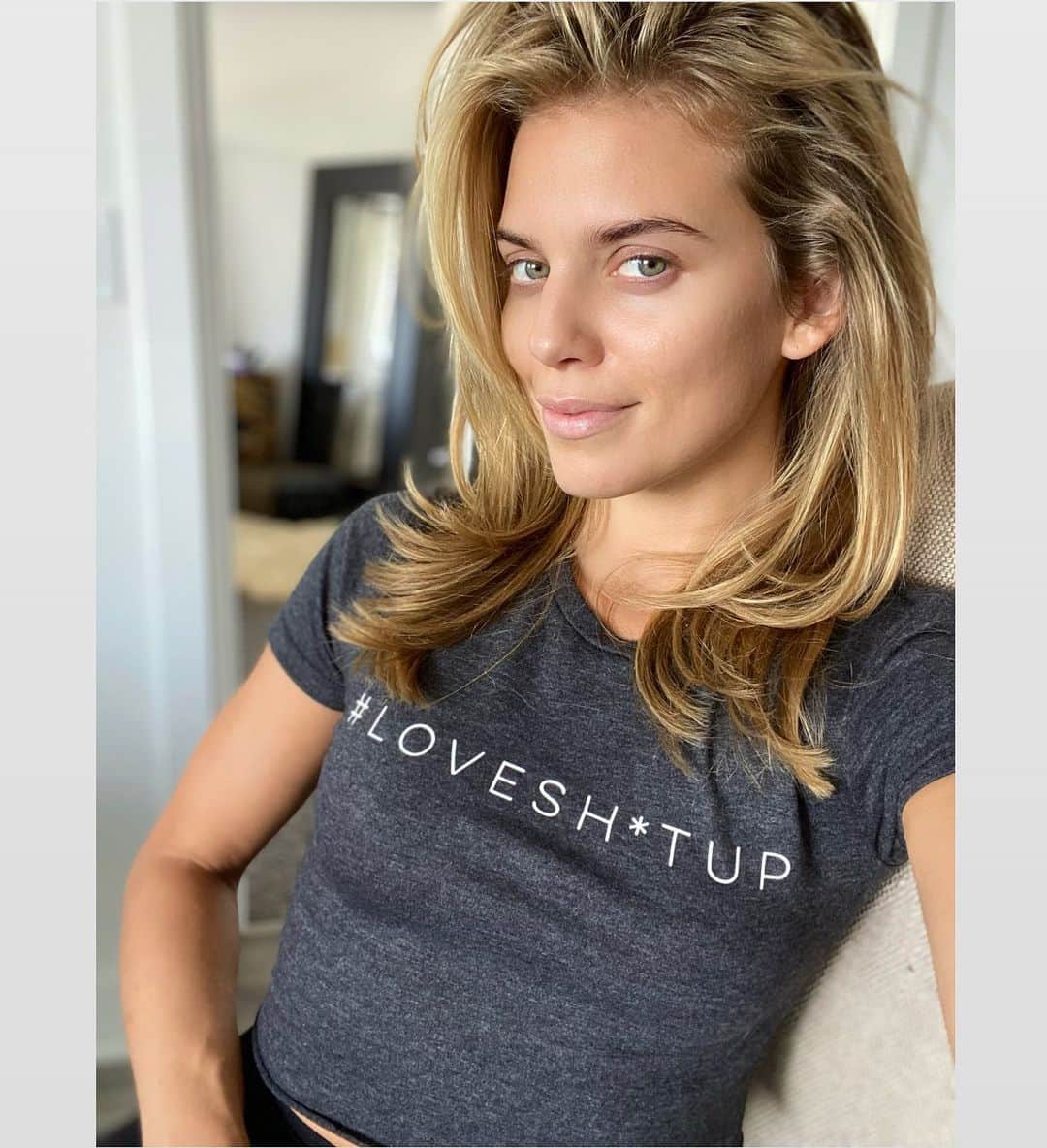 アナリン・マッコードのインスタグラム：「#LoveShitUp  T H E  S T ⚡️ R M  I S  C O M I N G . . .  @thelovestorm #TheST⚡️RMisComing #elevateconsciousness #endslavery」