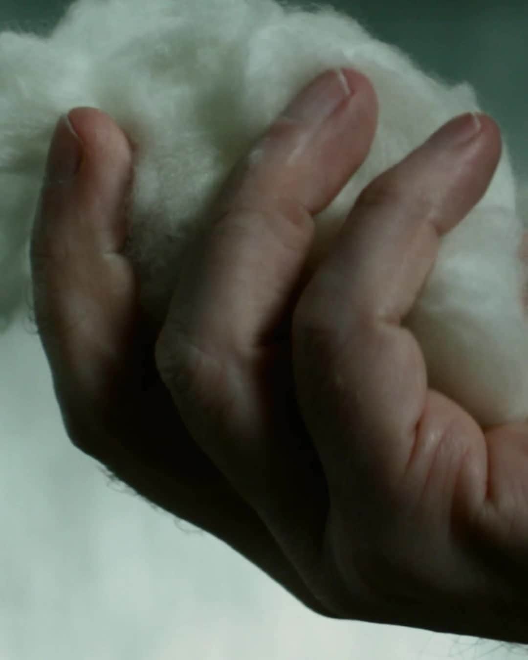 MR PORTERのインスタグラム：「Going to great lengths for quality and craftsmanship has always been a hallmark of our in-house label, @mrp. In this film, MR PORTER takes a pilgrimage – first to the wilds of the Scottish Highlands, and then on to Sicily’s cobbled streets – to meet the master makers behind our new collection and get to grips with the luxury materials and fabrics in the line. Head to the link in bio to watch the full film and discover the latest Mr P. additions. #MrPmyway」