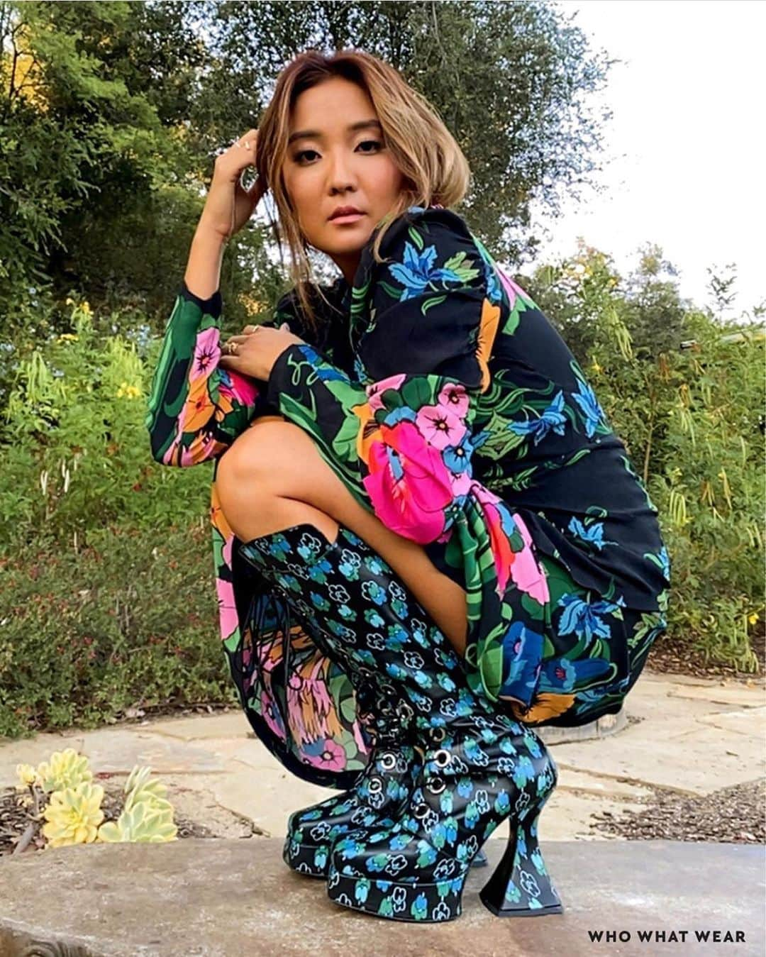 アシュレイ・パークさんのインスタグラム写真 - (アシュレイ・パークInstagram)「••@whowhatwear•• pt 2 🇨🇳🇰🇷 🌺 . all-Asian designers: @claudialiofficial @annasui @salondeju_official Shot by @viviankimx via facetime」10月13日 2時01分 - ashleyparklady