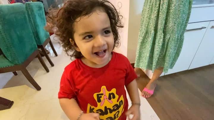 Gaurav Tanejaのインスタグラム：「“Dheeme Laalo” contest.. Comment below, who won the contest. . #flyingbeast #dheeme #Rashi #family #contest」