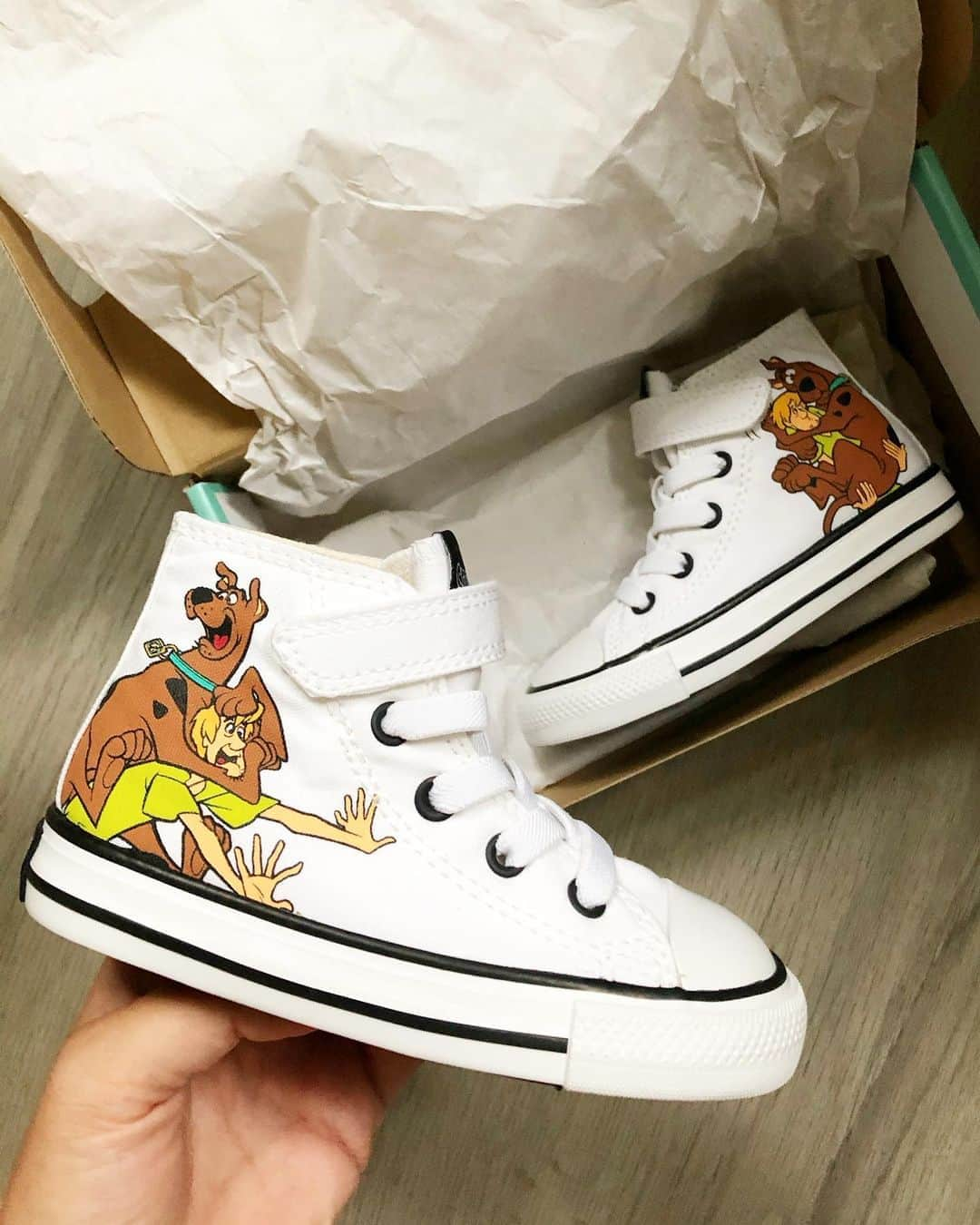 Nextさんのインスタグラム写真 - (NextInstagram)「There's no mystery about these 👆Pass us a Scooby snack whilst we immediately add to bag! Tap to shop @converse 🔎296-588 #BrandsAtNext #converse #scoobydoo」10月13日 2時05分 - nextofficial