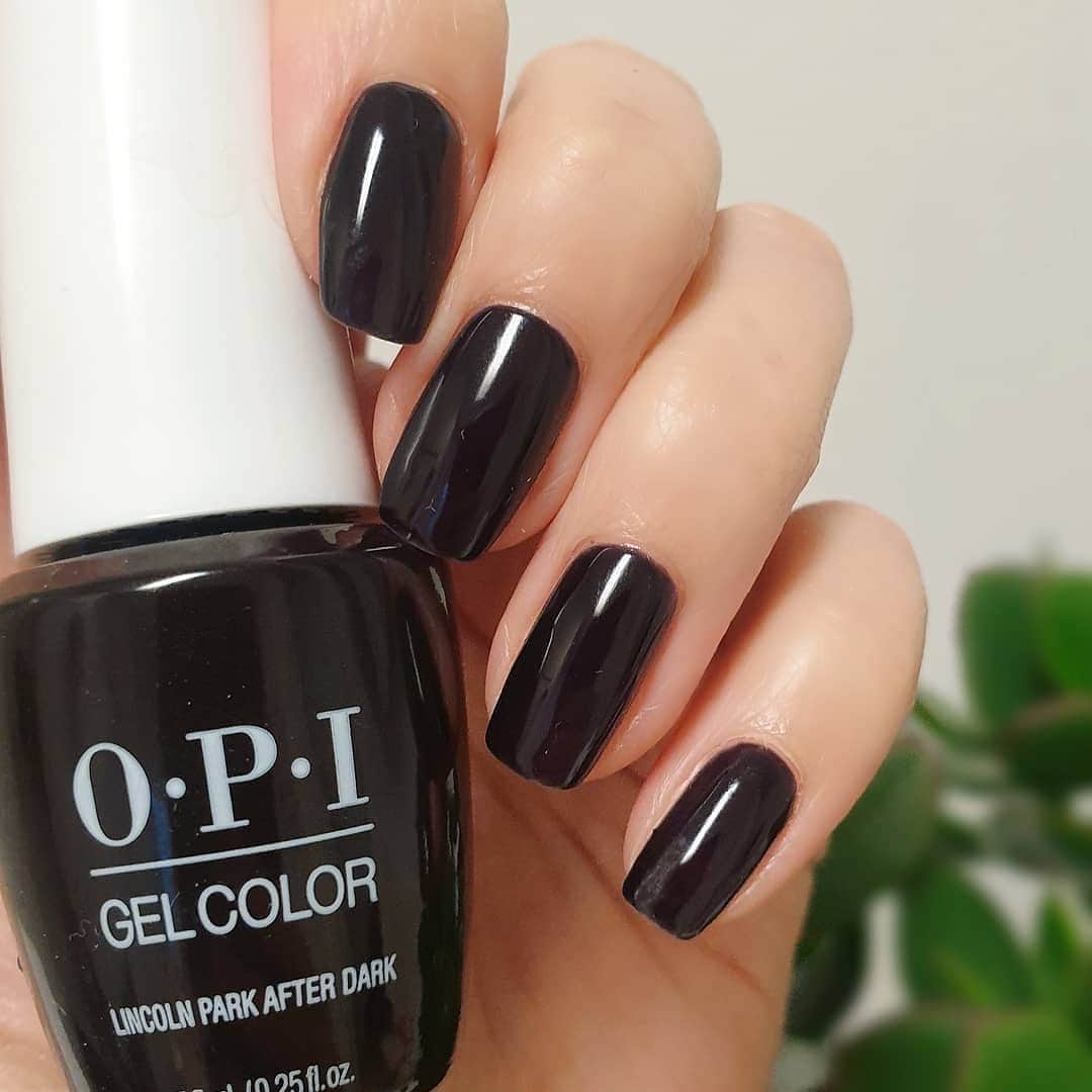 OPIさんのインスタグラム写真 - (OPIInstagram)「@opi fam, it's time to pull out your #LincolnParkAfterDark 🍂 @nailsbyjonetta  #DarkNails #OPIObsessed #ColorIsTheAnswer #NOTD #NailSwag #NailsOfInstagram #NailsOnFleek #NailPolish #Nails #OPI」10月13日 2時18分 - opi