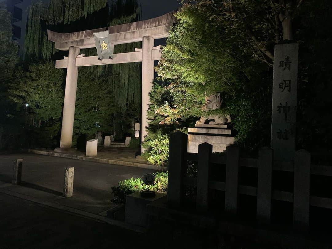 JennieBabyさんのインスタグラム写真 - (JennieBabyInstagram)「⛩ 京都6日間✨ 大好きな陰陽師の晴明神社！ 御朱印めぐりたくさんして、美しい建物と歴史に触れ幸せな旅でした🍁 新しいお友達もできたし、ゲーム友達とリアルで初めて会ったりしてなかなか濃い充実した時間だった🥰 #kyoto #kyototrip #goto #beautifuljapan #京都 #晴明神社 #御朱印 #御朱印めぐり #御朱印めぐりの旅 #京都旅行 #陰陽師 #安倍晴明」10月13日 2時20分 - jennie.baby