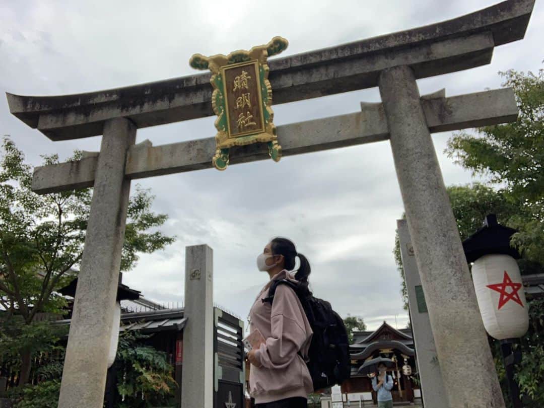 JennieBabyさんのインスタグラム写真 - (JennieBabyInstagram)「⛩ 京都6日間✨ 大好きな陰陽師の晴明神社！ 御朱印めぐりたくさんして、美しい建物と歴史に触れ幸せな旅でした🍁 新しいお友達もできたし、ゲーム友達とリアルで初めて会ったりしてなかなか濃い充実した時間だった🥰 #kyoto #kyototrip #goto #beautifuljapan #京都 #晴明神社 #御朱印 #御朱印めぐり #御朱印めぐりの旅 #京都旅行 #陰陽師 #安倍晴明」10月13日 2時20分 - jennie.baby