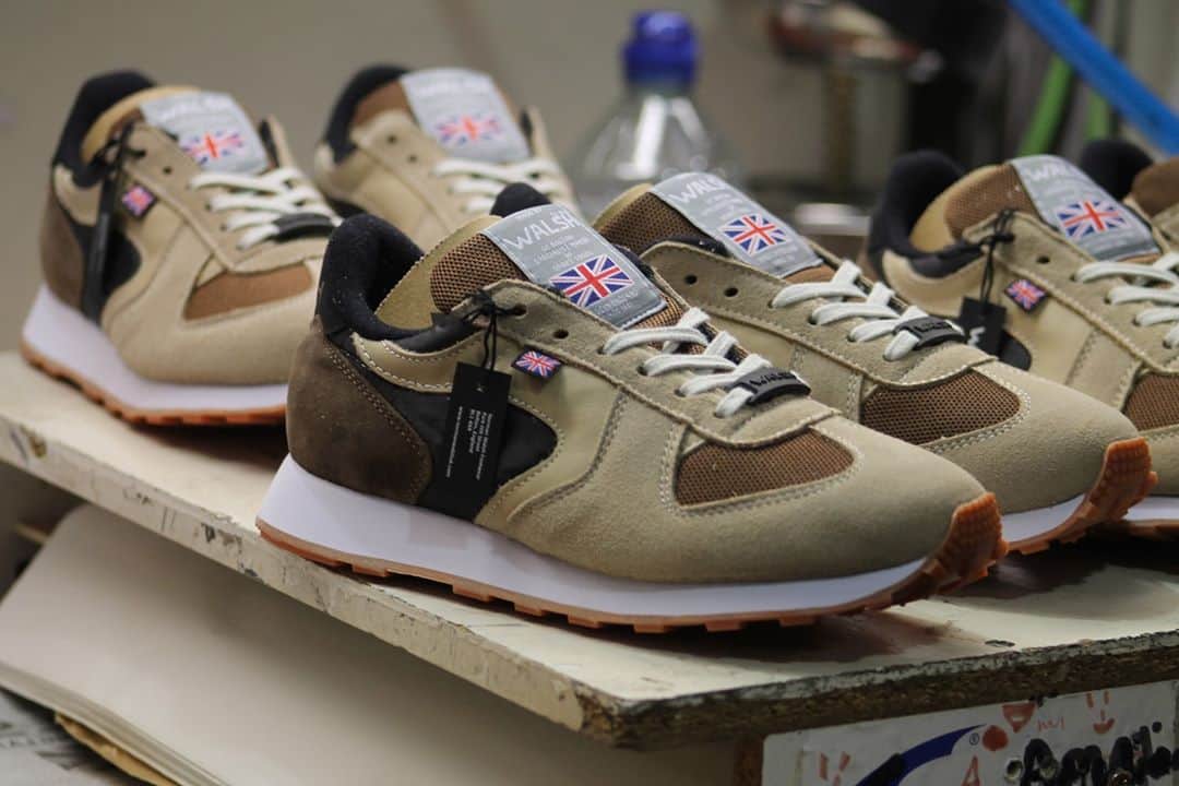 ウォルシュのインスタグラム：「Our New Glory Tan with our Walsh Rubber Lace Lock, out now 👀 . . . #normanwalshuk #normanwalsh #britishmanufacturing #madeinbritain #ukmfg #shoes #footwear #sneakers」