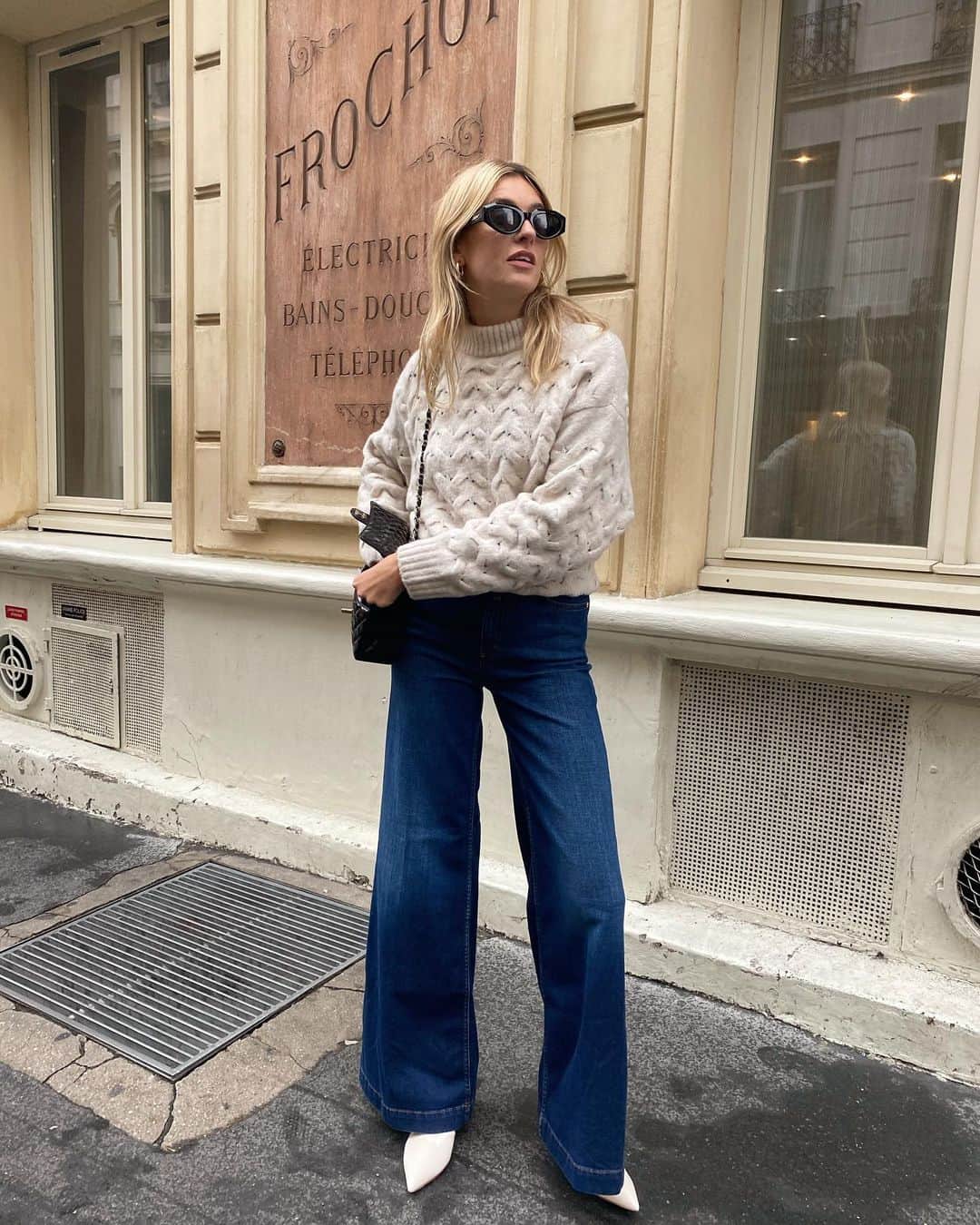 Camille Charriereさんのインスタグラム写真 - (Camille CharriereInstagram)「File under: fall uniform (Paris 9e) @closedofficial #ad」10月13日 2時52分 - camillecharriere