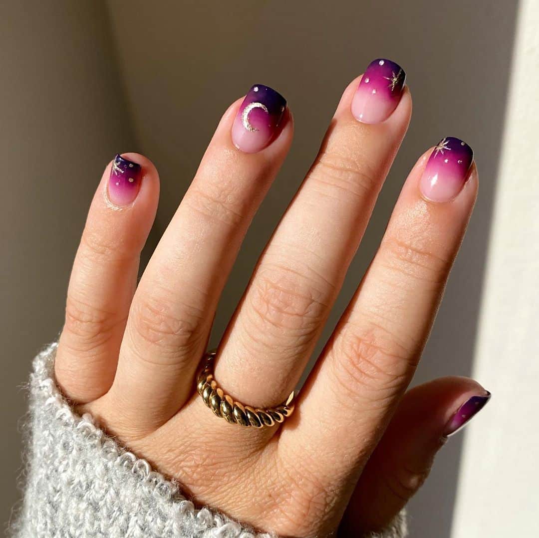 Soniaさんのインスタグラム写真 - (SoniaInstagram)「Purple Skies🔮 Using @ellamila Bold, Violet Rising & Bite Me for the gradient and Gilded for the starry details💫 #halloweennails - Thank you everyone for all your kind words! Hoping for a fast recovery 🤞🏼」10月13日 3時07分 - badgirlnails