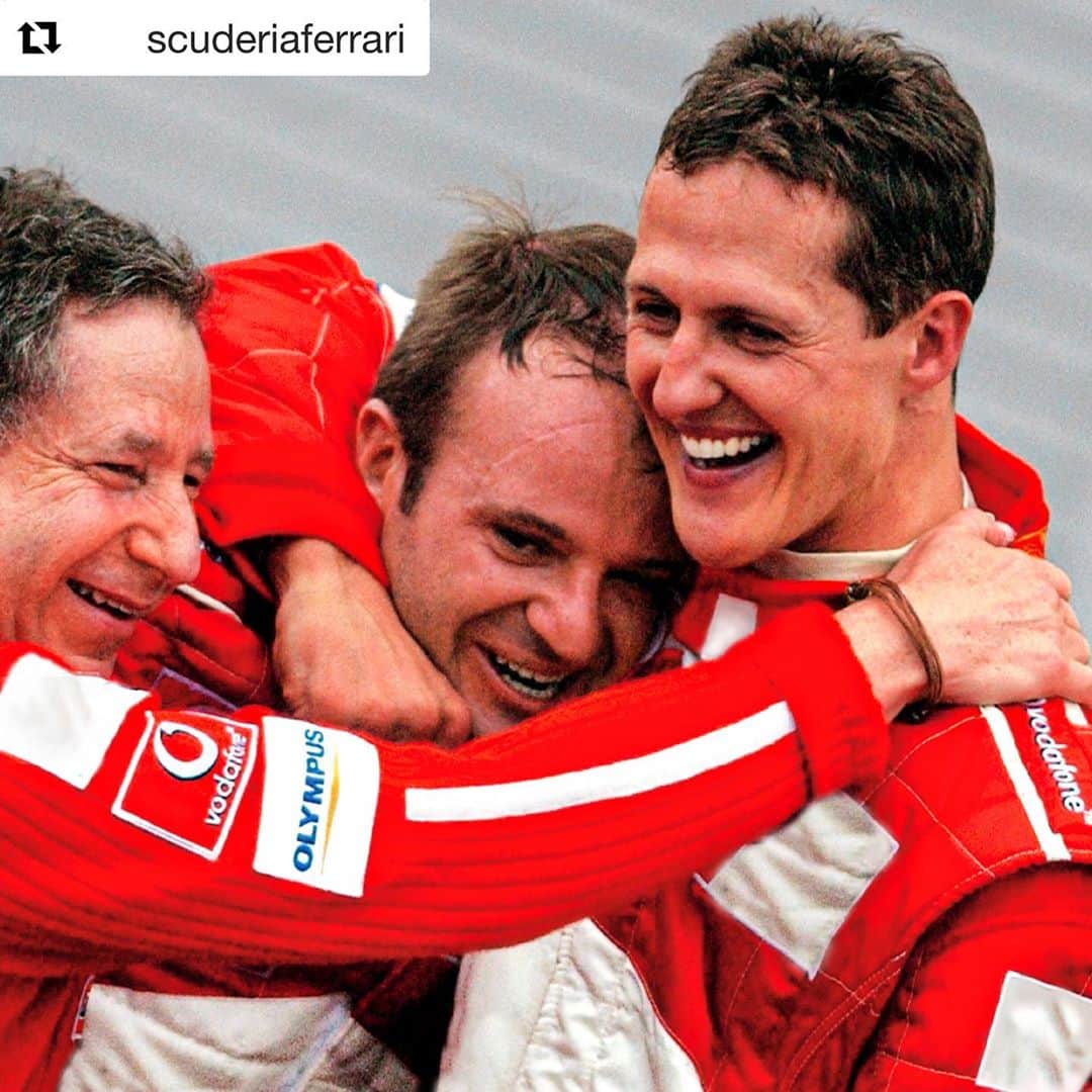 のインスタグラム：「#Repost @scuderiaferrari with @get_repost ・・・ 𝐂𝐀𝐌𝐏𝐈𝐎𝐍𝐈 𝐃𝐄𝐋 𝐌𝐎𝐍𝐃𝐎 👑⁣ ⁣ #OnThisDay in 2003, @MichaelSchumacher became a Six-Time #F1 World Champion at the #JapaneseGP⁣ ⁣ #essereFerrari 🔴」