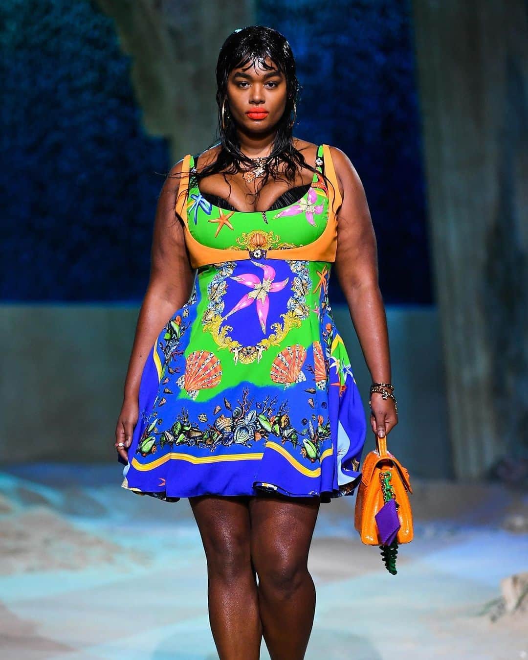 Fashion Weekのインスタグラム：「Under the sea 🌊 @preciousleexoxo working the @versace runway this #MFW. Photo by @gettyimages」