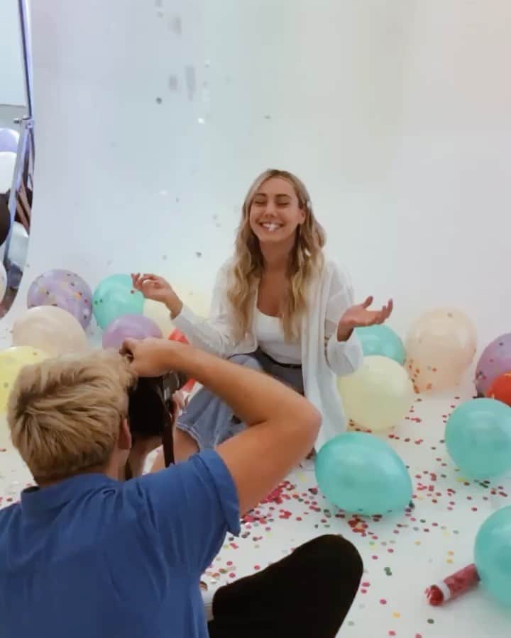 Camden Scottのインスタグラム：「I may be a day late but it’s never too late to be true to who you are. Sending a little extra love to those who aren’t quite ready to come out. We’ve all been there and we are all here for you ❤️ #nationalcomingoutday🌈」