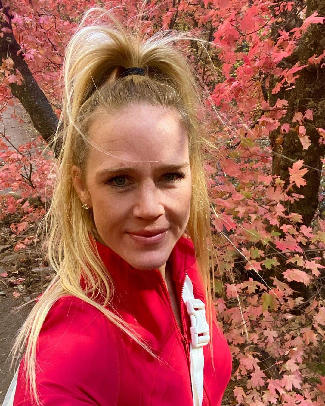 ホリー・ホルムさんのインスタグラム写真 - (ホリー・ホルムInstagram)「Fall ❤️ @dr.charlseymcdonald and of course River 😊」10月13日 3時48分 - hollyholm