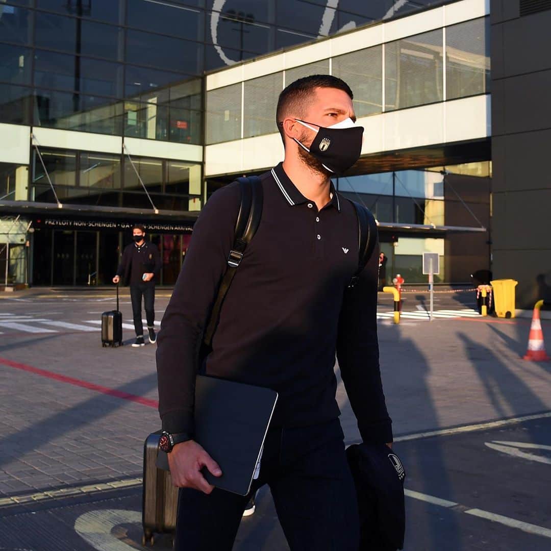 クリスティアーノ・ビラーギのインスタグラム：「In viaggio, concentrati anche qui💪🏻#azzurri #italia #nationleague 🇮🇹」