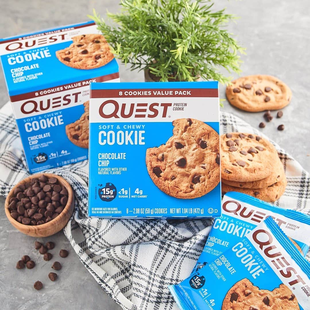 questnutritionさんのインスタグラム写真 - (questnutritionInstagram)「Meet the new Chocolate Chip Protein Cookie 8-Pack - AVAILABLE NOW at select @Target stores (link in bio for locations) 🎯🍪🤩 • Soft, chewy, certified ketogenic-friendly, & loaded with decadent chocolate flavored chunks - each cookie has 15g protein, 4g net carbs, <1g sugar, & 9g of fiber. 💪 #onaquest #questnutrition #questcookie #questcookies」10月13日 3時53分 - questnutrition