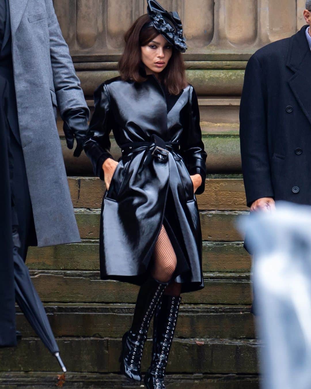 WHO WHAT WEARさんのインスタグラム写真 - (WHO WHAT WEARInstagram)「Good day to Zoë Kravitz as Selina Kyle on the set of #TheBatman and Zoë Kravitz only. ‼️ photo: splash news」10月13日 4時15分 - whowhatwear
