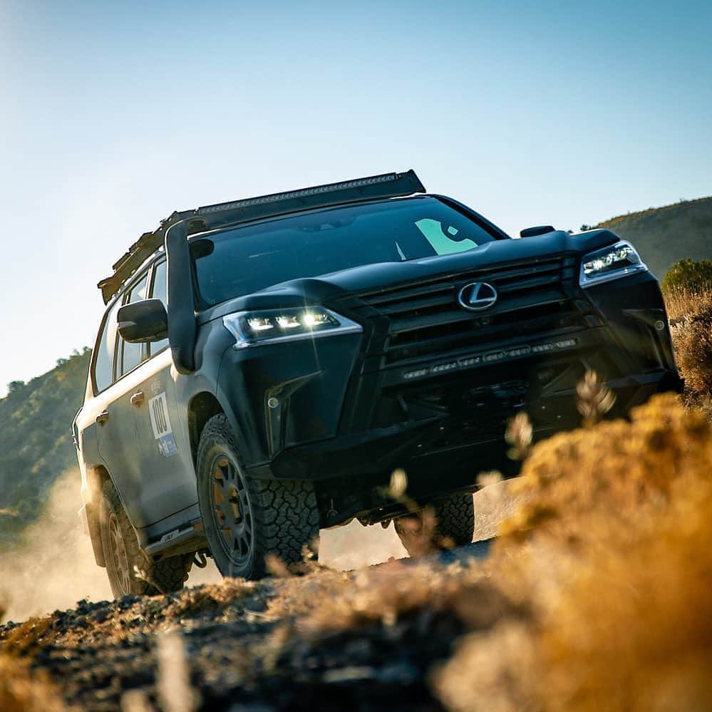 Lexus USAのインスタグラム：「Billed as an 8-day off-road competition/road-trip for women, the @rebellerally takes place across more than 1200 miles of the California and Nevada desert. Follow the progress of the @thexelles and their #LexusLX by clicking the link in our bio.」
