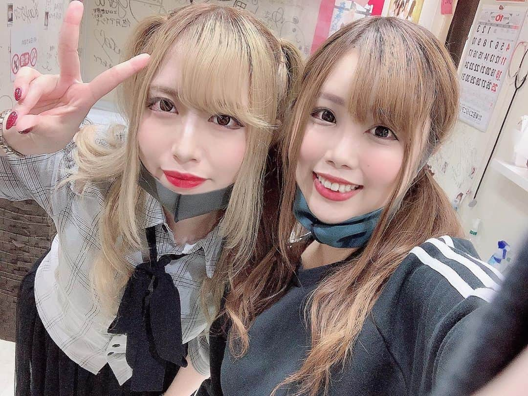 瀬乃ひなたさんのインスタグラム写真 - (瀬乃ひなたInstagram)「一緒に出勤だったー💖 . . . . #女子社員酒場　#秋葉原　#秋葉原店　#本店　#sod #ソフトオンデマンド　#softondemand  #セクシー女優　#av #av女優　#酒場　#居酒屋　#飲み屋　#秋葉原居酒屋 #秋葉原飲み屋　#秋葉原グルメ #女子社員　#ol #五月凛」10月13日 5時47分 - hinapiyosanchi