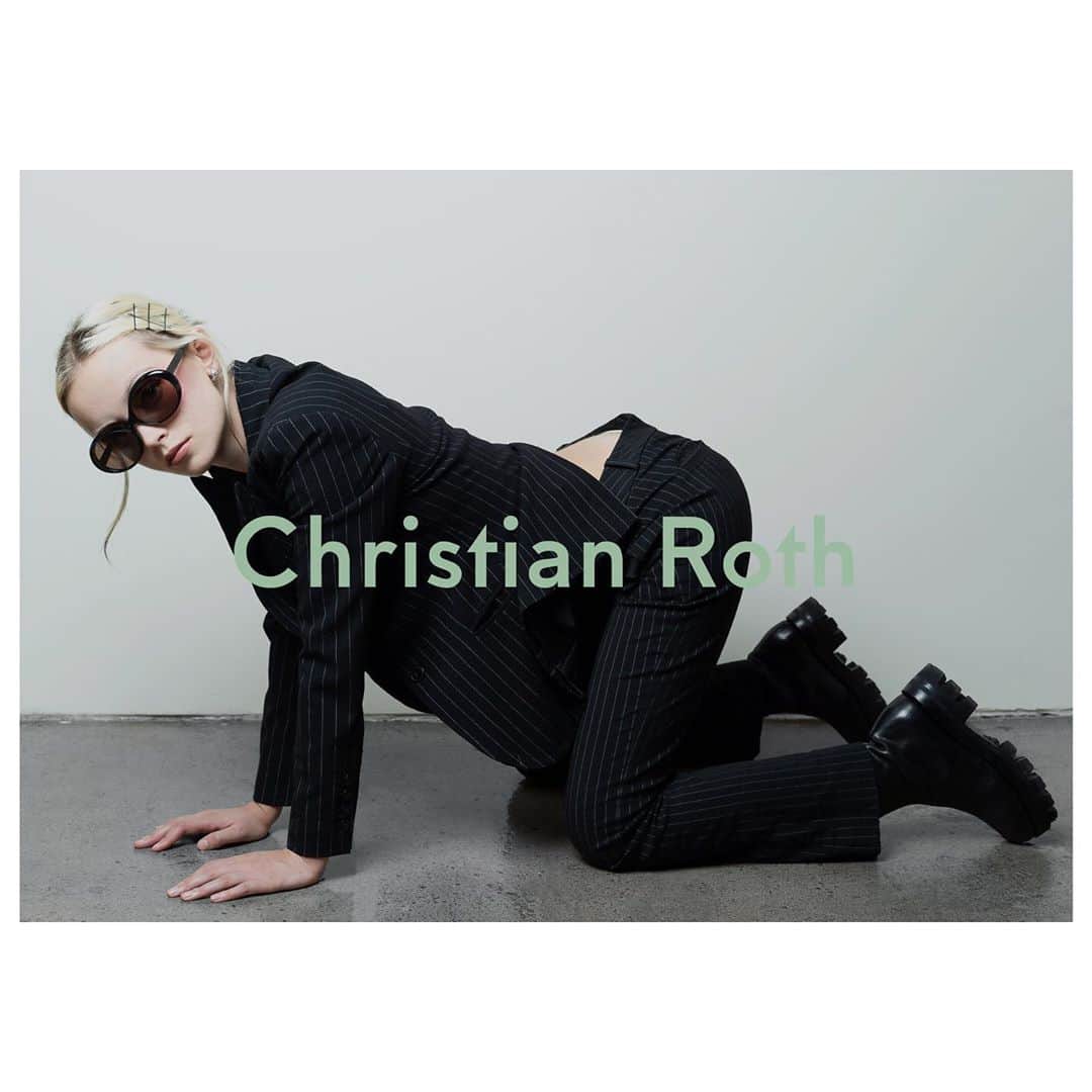 クリスチャンロスさんのインスタグラム写真 - (クリスチャンロスInstagram)「Classic. Archive 1993 by Christian Roth.  . . . #ChristianRoth #CReyewear #CRoth #eyewear #sunglasses」10月13日 5時58分 - christianrotheyewear