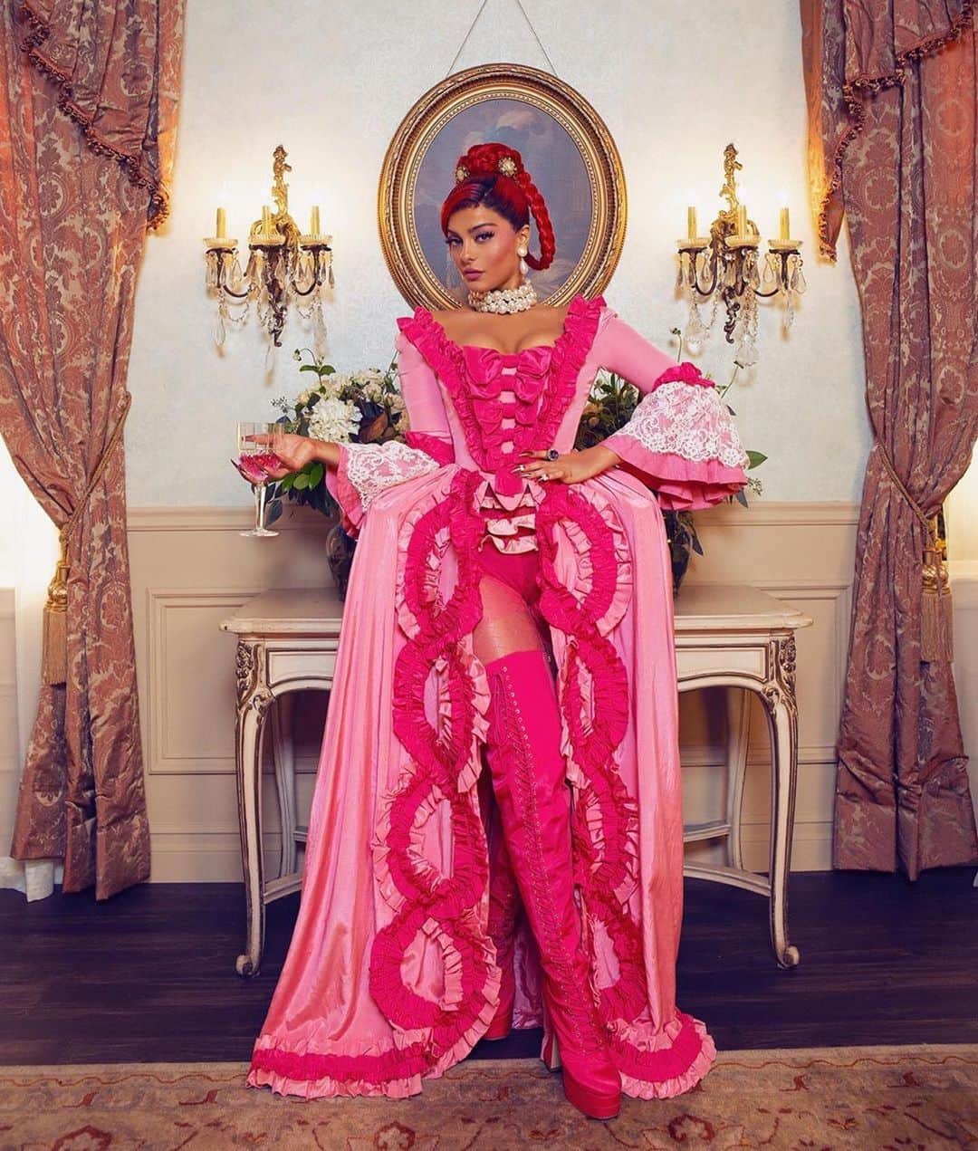のインスタグラム：「YOU ARE A TRUE GEM MY DARLING BEBE 💘💘💘 Repost @beberexha ・・・ Honestly @itsjeremyscott I love you and I loved this @moschino couture look that I wore in the “Baby I’m Jealous” music video. Thank you for always being kind and allowing me to wear your beautiful art. The fashion industry can really feel like a mean girls club sometimes and you were always so nice to me, even from day one when I had met you backstage at one of your fashion shows. I am very grateful for you. Thank you so much. Love you.」