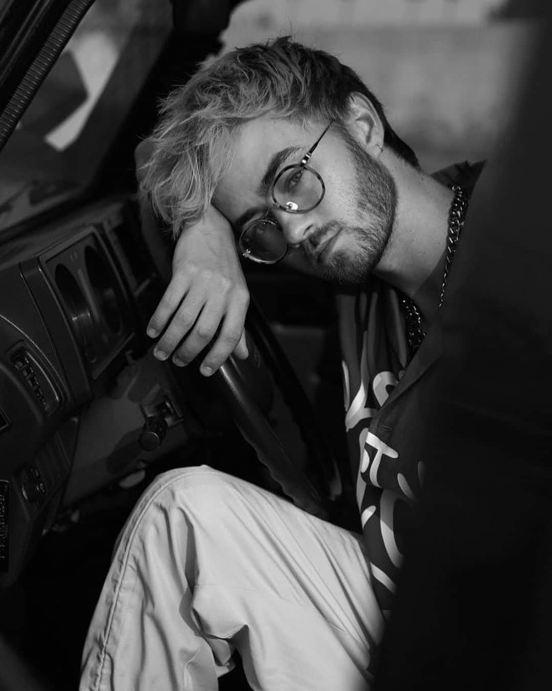 のインスタグラム：「I’ve found peace in the fact that nothing lasts forever (📷 for @boysbygirls by @dontbeafool)」