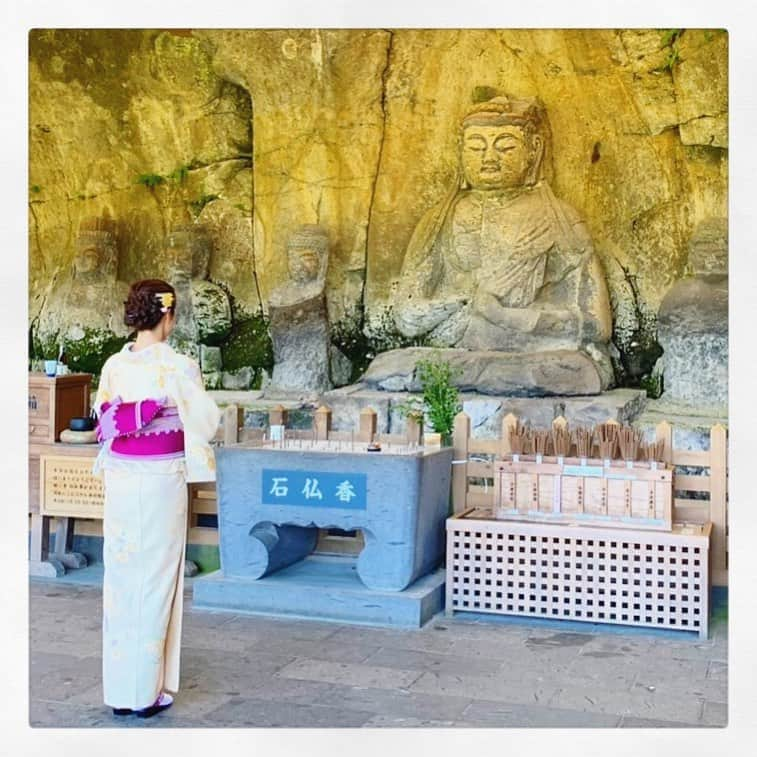 立花サキさんのインスタグラム写真 - (立花サキInstagram)「石仏さん﻿ おはようございます。﻿ ﻿ ﻿ 今日もみんなを﻿ 見守っていて下さい☺️  #大分県 #臼杵市 #石仏 #着物　#👘　#和装  #日本  #japanesegirl #japan #japan_photo  #和装ヘア #和装ヘアメイク」10月13日 6時15分 - tachibanasakichaso