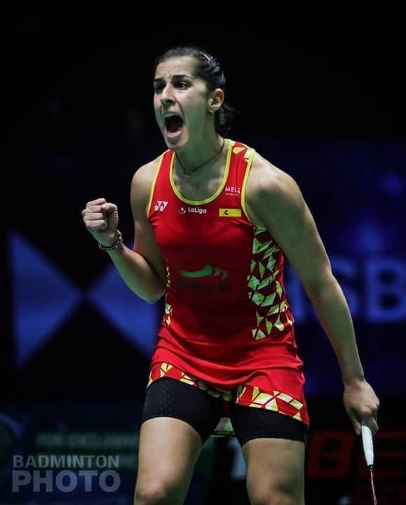 キャロリーナ・マリンのインスタグラム：「De vuelta a la pista después de 7 meses! 🇩🇰🏸 Nos vemos mañana por la mañana! 🤗  Back on court after 7 months! 🇩🇰🏸 See you tomorrow morning! 🤗  #PuedoPorquePiensoQuePuedo」