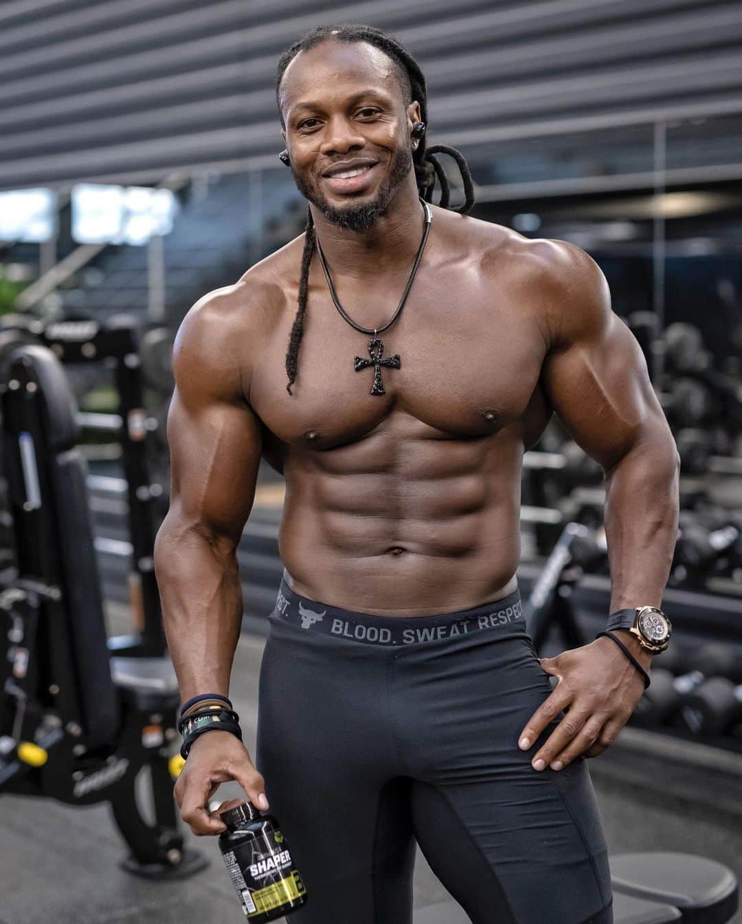 Ulissesworldさんのインスタグラム写真 - (UlissesworldInstagram)「Great Shoulder Session today 💪🏾 Good Program design also with SHAPER by @ulissesseries Keeps me lean and ready to attack my workouts 🏋️‍♂️ @biotechusa  _ Get SHAPER and my complete supplement stack at WWW.UAPPARELWORLD.COM @uapparelworld 👆LINK IN MY BIO👆」10月13日 6時36分 - ulissesworld