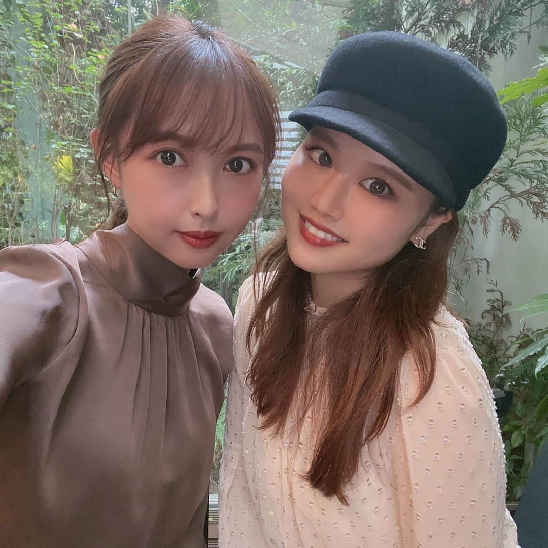 山内遥さんのインスタグラム写真 - (山内遥Instagram)「.  隠れ家すぎて入口どこ？🙃なお店 行ってきた〜次は夜に行きたいね🥂 with @_by_arisa 🦢❤︎ 無花果のお酒美味しかった〜！ . #costumenationalwall #コスチュームナショナルウォール」10月13日 7時31分 - haruka__yamauchi