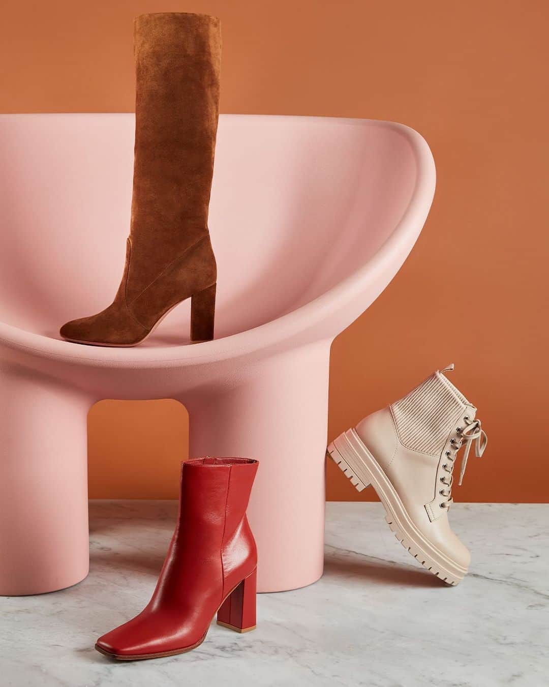 Saks Fifth Avenueのインスタグラム：「We like our @gianvitorossi the same way we take our coffee…bold, tall and extra-hot. #10022SHOE」