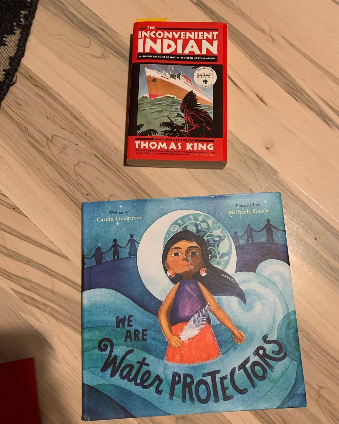 アリソン・ピルのインスタグラム：「It’s #indigenouspeoplesday . Here are two books you can add to your shelf. They’re brilliant.」