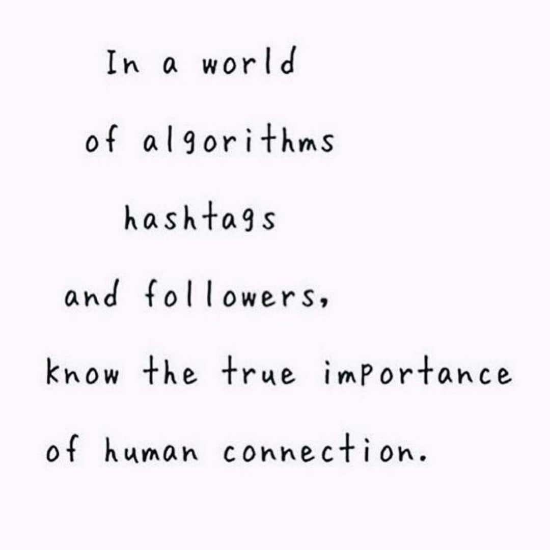 ジェシカ・ブラウンスタインさんのインスタグラム写真 - (ジェシカ・ブラウンスタインInstagram)「Human connection is why we started the Shoebox Project years ago. Living in the present and understanding people, their needs and how you can help in real life. Always remember there is a world outside of social media. A world that needs you more than ever right now.」10月13日 8時38分 - jessicamulroney