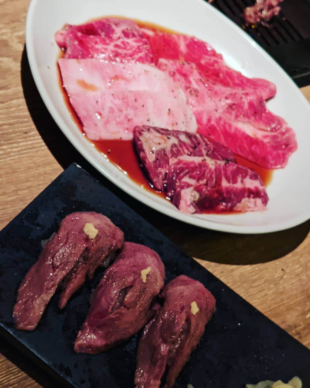 のインスタグラム：「肉は毎日でもいけるね^_^ #肉寿司 #肉 #焼肉」
