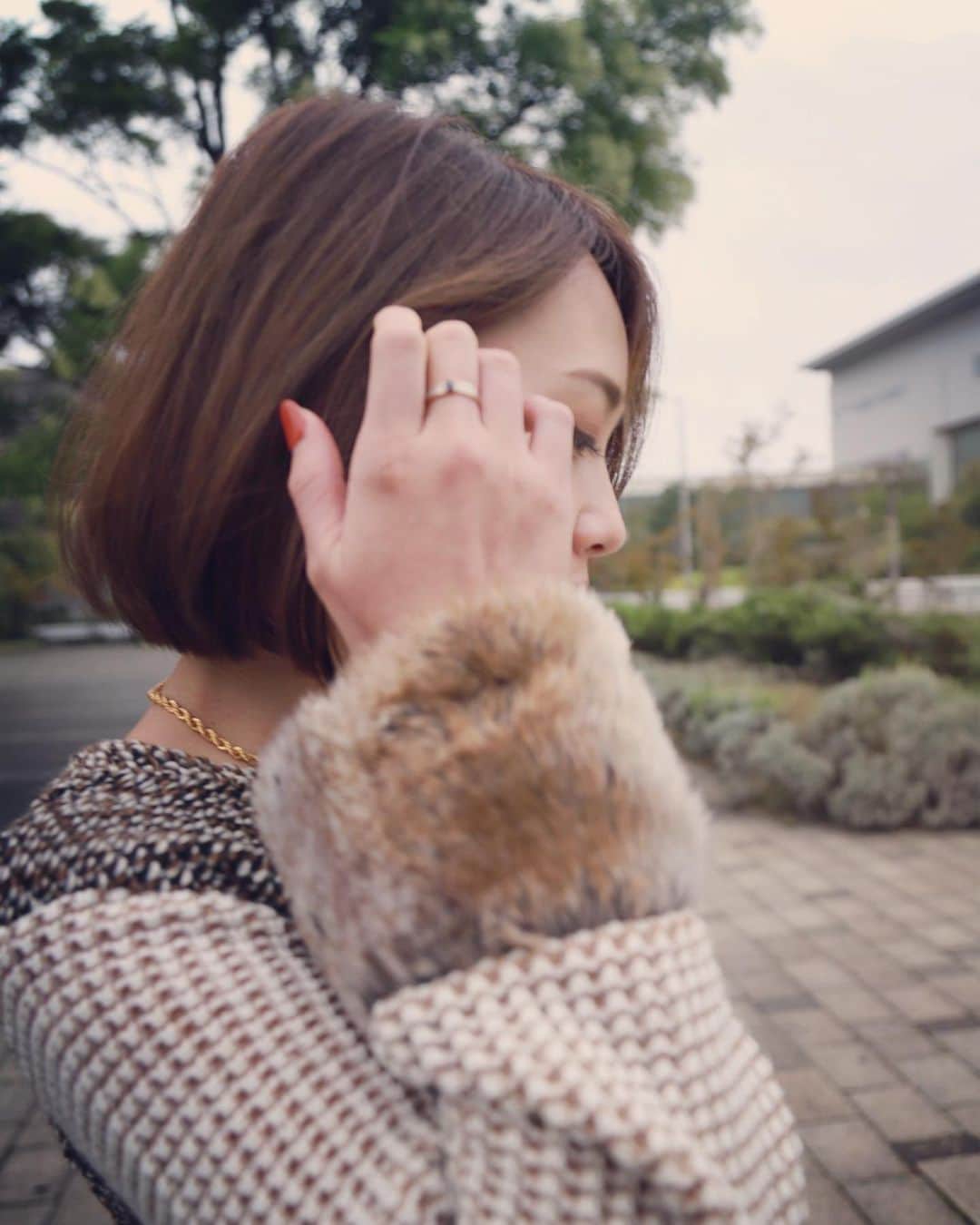 のインスタグラム：「. 暖かいきもてぃ🌞💓 . #fashionstyle#zara#fakelove#🧡#🌞 #accessory#😎#onelove」