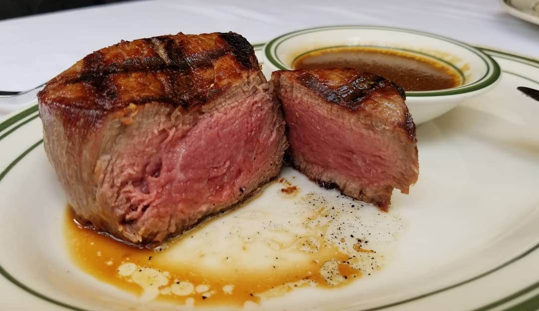 瀬川慶さんのインスタグラム写真 - (瀬川慶Instagram)「Must eat Steak @wolfgangssteak & Must eat Italian @illupino  in Waikiki ワイキキのステーキとイタリアンと言えばココ！@royalhwnctr  YouTube: Aloha Style https://youtu.be/zJqV-mUcqSY please check it out!  #hawaii #aloha #covid19hawaii #socialdistancing #oahu #wolfgangsteakhouse #ilulupino #Youtube #alohastyle #royalhawaiiancenter #angelsbytheseahawaii #alishagemstone  #ハワイ　#アロハ　#コロナの影響　#コロナに負けるな　#ウルフギャングステーキハウス　#ソーシャルディスタンス　#オアフ島　#ワイキキ　#ロイヤルハワイアンセンター　#イルルピーノ　#ユーチューブ　#アロハスタイル #一人で食べてごめんね　#チャンネル登録お願いします」10月13日 18時17分 - kei.segawa