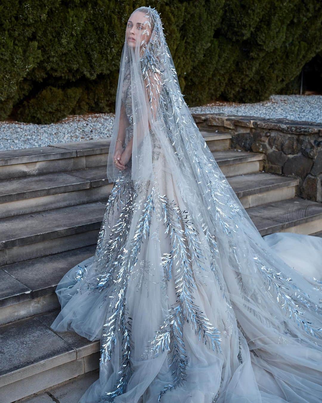 Steven Khalilさんのインスタグラム写真 - (Steven KhalilInstagram)「OPULENCE - ‘Our finale gown from Paris Couture Fashion Week. An absolute showstopper and a gown my team and I are very proud to have created.’ #StevenKhalil #StevenKhalilBride #KhalilBride  Image @henrykphoto @imagehausweddings for @theweddingseriesagency」10月13日 18時26分 - steven_khalil