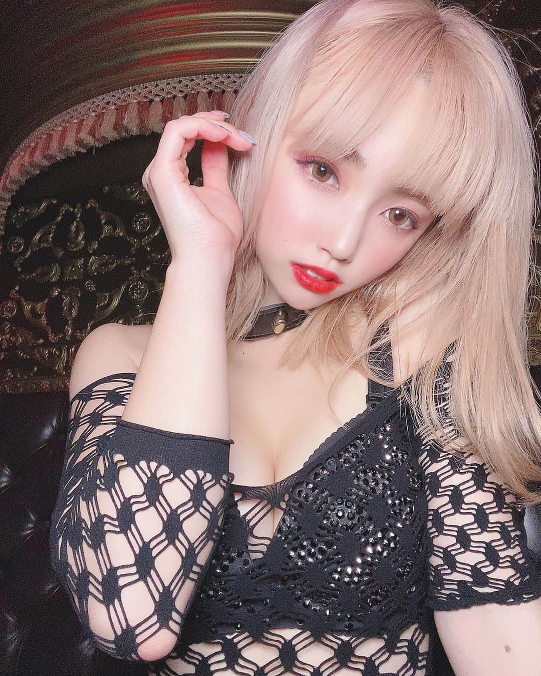 yokoのインスタグラム：「🖤🖤🖤 . . . . . . . . . . . . . . . #エンタメ活動を止めない #アジア一のエンターテインメント #burlesque#burlesque lesquetokyo#バーレスク東京#ダンサー#透明少女#model#hairmake#makeup#love#ootd#fashion#instagood#instalike#instafashion#tokyo#pink #오오티디‭#셀카#메이크업#머리스타그램 #お洒落さんと繋がりたい#カメラ好きな人と繋がりたい#モデル#東京」