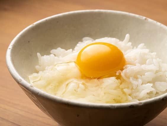 ISETAN PARK netさんのインスタグラム写真 - (ISETAN PARK netInstagram)「新米の季節到来！おかわりが止まらないごはんのお供🍚🥢    ごはんがおいしい新米の季節がやってきました🌾 新米をよりおいしくしてくれる、おすすめのごはんのお供を伊勢丹新宿店のバイヤー3人が厳選！   お漬物から魚のおかず、卵かけごはんにぴったりの卵まで。定番だけど個性が光る、プレミアムな逸品が揃いました。   みなさんがお供にしたいのはどれですか？   詳しくは、@isetan_shinjukuストーリー「おうち時間」、またはこちらから▼  https://www.mistore.jp/shopping/feature/foods_f/r_foodie_64086.html    ※一部商品はオンラインストアからご注文いただけます。    @isetan_gourmet  #新米 #新米の季節 #ごはんのお供 #卵かけごはん #おかわりが止まらない #ごはんのおかず #おうちごはん #おうち時間 #佃煮 #炊き立てごはん #鮭の味噌漬け #お漬物 #食欲の秋 #おいしい秋見つけた #バイヤー厳選 #デパ地下グルメ #伊勢丹グルメ #伊勢丹のデパ地下 #isetan_gourmet #isetan #isetanshinjuku #イセタン #伊勢丹 #伊勢丹新宿 #伊勢丹新宿店 #三越伊勢丹オンラインストア」10月13日 18時30分 - isetan_shinjuku