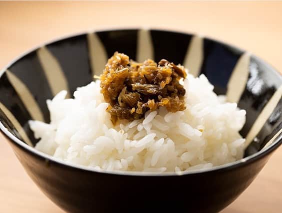 ISETAN PARK netさんのインスタグラム写真 - (ISETAN PARK netInstagram)「新米の季節到来！おかわりが止まらないごはんのお供🍚🥢    ごはんがおいしい新米の季節がやってきました🌾 新米をよりおいしくしてくれる、おすすめのごはんのお供を伊勢丹新宿店のバイヤー3人が厳選！   お漬物から魚のおかず、卵かけごはんにぴったりの卵まで。定番だけど個性が光る、プレミアムな逸品が揃いました。   みなさんがお供にしたいのはどれですか？   詳しくは、@isetan_shinjukuストーリー「おうち時間」、またはこちらから▼  https://www.mistore.jp/shopping/feature/foods_f/r_foodie_64086.html    ※一部商品はオンラインストアからご注文いただけます。    @isetan_gourmet  #新米 #新米の季節 #ごはんのお供 #卵かけごはん #おかわりが止まらない #ごはんのおかず #おうちごはん #おうち時間 #佃煮 #炊き立てごはん #鮭の味噌漬け #お漬物 #食欲の秋 #おいしい秋見つけた #バイヤー厳選 #デパ地下グルメ #伊勢丹グルメ #伊勢丹のデパ地下 #isetan_gourmet #isetan #isetanshinjuku #イセタン #伊勢丹 #伊勢丹新宿 #伊勢丹新宿店 #三越伊勢丹オンラインストア」10月13日 18時30分 - isetan_shinjuku