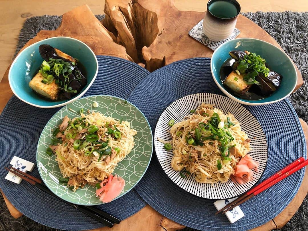 池田沙絵美のインスタグラム：「I made the best ever Agedashi Tofu in life. It’s super simple recipe but at the same time each process has to be very delicate though. I didn’t expect like this outcome as I was more focused on okinawa noodles 🤣 but somehow I succeeded in cooking it🤤 So I’ll leave pics as my record🤣🎖 #forevertofulover #agedashitofu   揚げ出し豆腐はレストランに行くと必ずあるくらい大人気でメルボルンの人ほぼ全員(わたしの知人調査)めっちゃ好き。油は本当に少しで大丈夫👍🏻 #豆腐の無限の可能性 #世界のtofu」