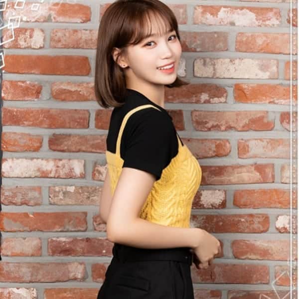 のインスタグラム：「IZONE Chaewon😍💞 #izonechaewon  #kimchaewon  #チェウォン」
