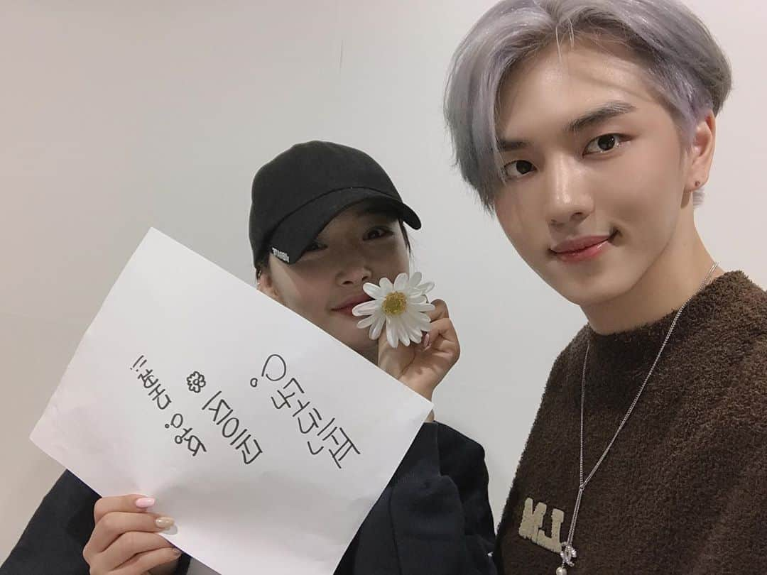 チョンハさんのインスタグラム写真 - (チョンハInstagram)「[#청하] 데이지🌼 많이들어주세요🙏🏻 ⠀⠀⠀⠀⠀⠀⠀⠀⠀⠀⠀⠀⠀⠀⠀⠀⠀⠀⠀⠀⠀⠀⠀⠀⠀⠀⠀⠀⠀⠀⠀⠀⠀ #CHUNGHA #PENTAGON #키노 @cube_ptg」10月13日 19時00分 - chungha_official