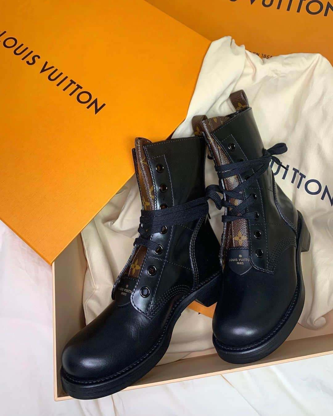 DJ NANAさんのインスタグラム写真 - (DJ NANAInstagram)「. . New Boots❤️ . #louisvuitton #boots #AW #love #cawaii #favorite #birthday #happy #l4l #instagram #good」10月13日 19時08分 - dj_nana092