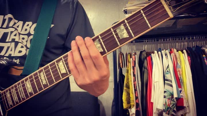 小野武正のインスタグラム：「とあるAメロをアレンジしながらズンズンズクズク  #わしつなぎ #keytalk #2周目 #久々の黒SG君」