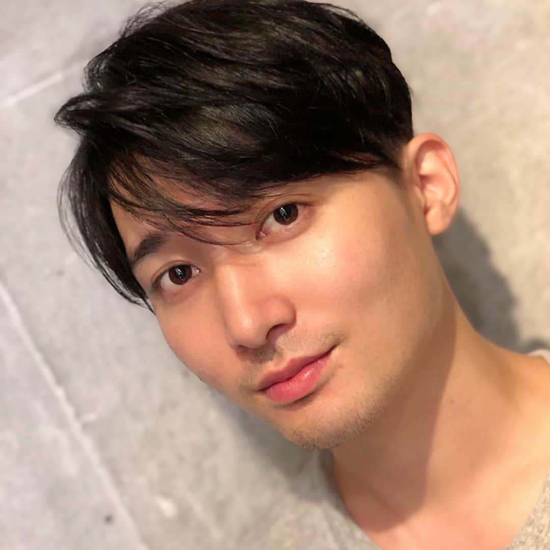 のインスタグラム：「髪切りました！ #THEGLOBES さんに切って頂きました。大満足！！ #表参道」