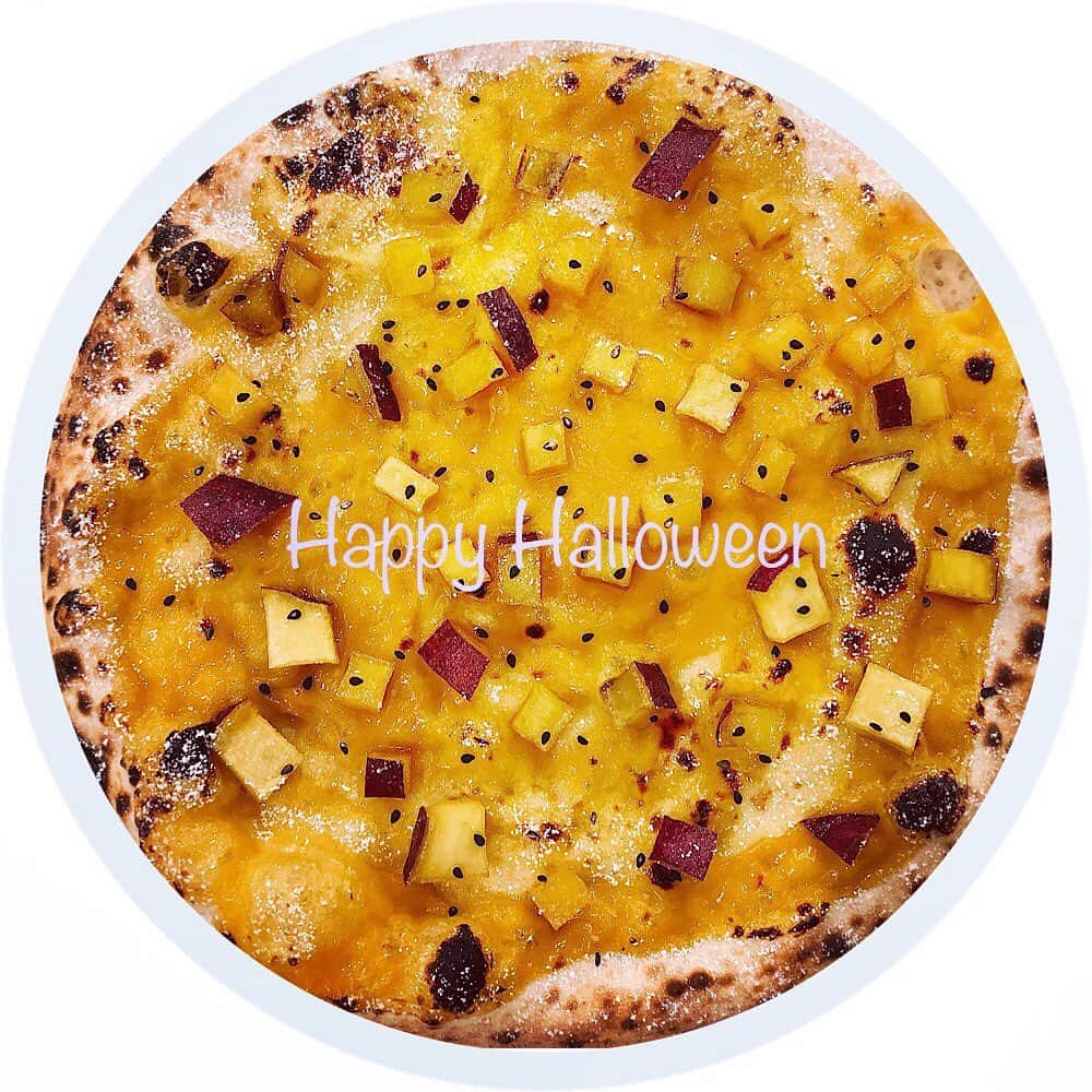 OMOCHA豊橋店さんのインスタグラム写真 - (OMOCHA豊橋店Instagram)「👻Happy Halloween 🎃  さつまいものスウィートpizza🍠  さつまいも風味のカスタードクリームにかりかりに揚げたさつまいもをのせました😊🍠  今だけ限定の秋ピザ🍕 美味しいですよ〜😋  #omochashizuoka #ピザ #pizza  #豊橋#静岡# 長泉#親子カフェ #秋限定」10月13日 19時13分 - omocha_shizuoka