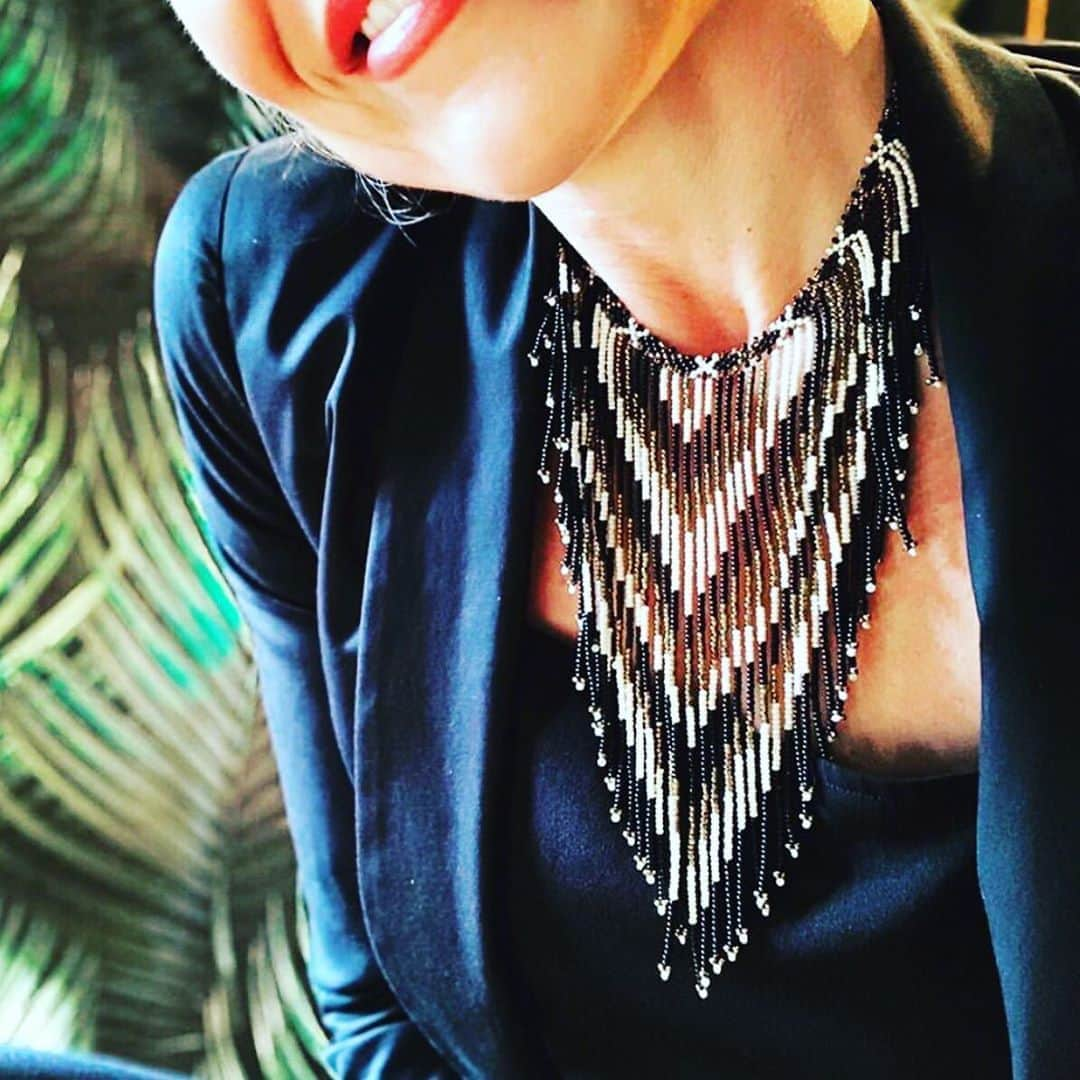 アズニさんのインスタグラム写真 - (アズニInstagram)「And someone who always gets the Azuni vibe and ethos - the insanely watchable and cool Korinna aka @isthistooyoungforme  Looking stunning wearing our Frida fantail necklace in lynx.  Blacks and golds...the in colour this season.  Use Korinna’s code: TYFM20 to get 20% off Azuni online 😊  #bohostyle #bohochic #ibizastyle #sustainablejewelley #sustainablejewelry #slowfashionblogger #slowfashionmovement #blackandgold」10月13日 19時42分 - azunilondon