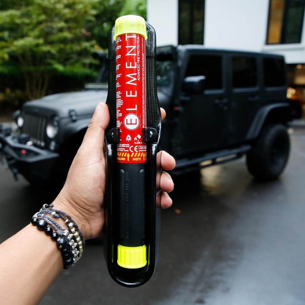 CarsWithoutLimitsさんのインスタグラム写真 - (CarsWithoutLimitsInstagram)「You never know when you’re going to need an @officialelementfire . Prevent any fire from escalating with our small, easy to use and very effective fire extinguisher.  Shop now @officialelementfire . #elementfire #prevention #fire #fires #homefires #carfire #boatfire #carbon #carbonfibre」10月13日 10時58分 - carswithoutlimits