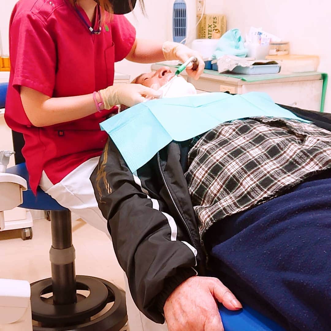 KAORUさんのインスタグラム写真 - (KAORUInstagram)「お父さん、歯医者のお時間です！ 終わったら心臓の病院へはしご！ あっちこっち忙しいね(^-^;  #Marvelouspro #お父さん #歯医者 #介護生活」10月13日 11時00分 - yukisaku_88