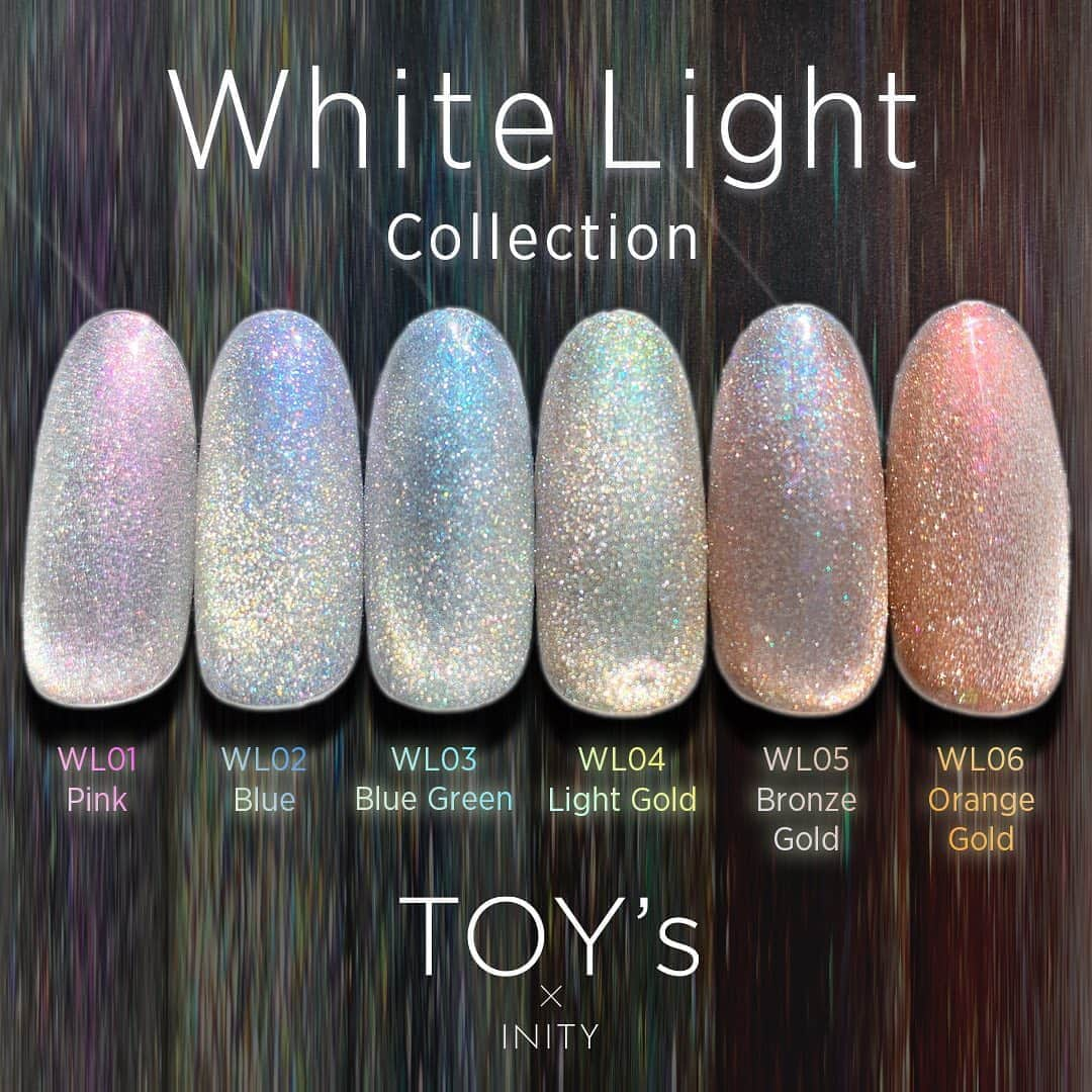 initygel_officialさんのインスタグラム写真 - (initygel_officialInstagram)「White Light Collection 発売日決定👏👏 @toysbyinity   皆様長らくお待たせしました。ホワイトライトコレクションの発売日が決定いたしました💡 発売日 2020年10月27日(火) TATオンラインショップは10月26日(月)14:00〜  ※曜日修正のお知らせ TATオンラインショップ26日(水)となってしまっていました。正しくは26日(月)です。修正させて頂きました。 申し訳ございません。  ※数量に限りがある為、誠に申し訳ございませんが当日でのご注文につき1会員様1個までの個数制限をさせていただいております。  内容量　7ml 定価　1,950円  #1300(税抜き) 硬化時間　UV1分　LED30秒  発売場所 全国のTAT各店舗&TATオンラインショップ @nailshoptat   白光しているような強いマグネット感と、偏光カラーをWで楽しんで頂き、沢山のネイリスト様から生まれる可愛い作品を期待しております✨✨  今年の秋冬に大きく輝くホワイトライトコレクション。そして通年で皆さんのサロン様で輝いてくれることを期待しています🥺  ※以前掲載させて頂いた画像のスペルが間違っておりました White Lite✗ White Light○  です。申し訳ございませんでした。  #toysbyinity #toys #トイズ #トイズバイアイニティ #ホワイトライトコレクション #pvcネイル #ジェルネイル #奥行きネイル #マグネットネイル #gelnails #kirakiranail #美甲 #ドリームパウダー #マグネットパウダー #クリスマスネイル　#クリスマスネイル2020 #クリスマス #nailshoptat」10月13日 11時00分 - initygel_official