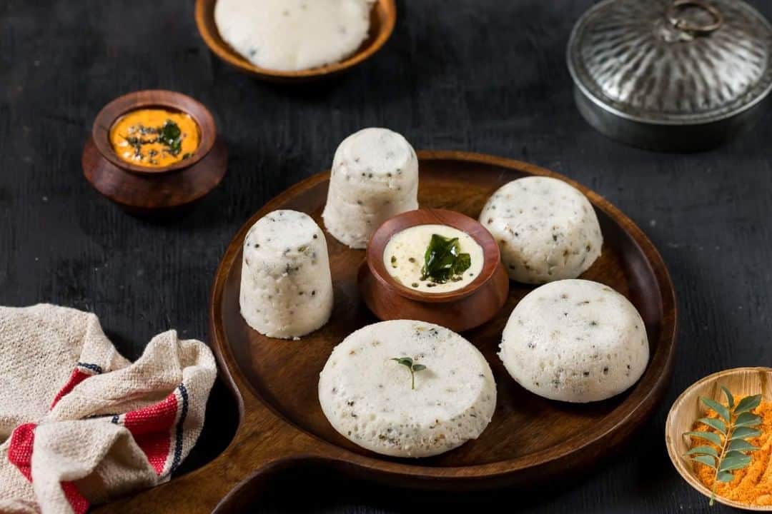Archana's Kitchenさんのインスタグラム写真 - (Archana's KitchenInstagram)「Kanchipuram Idlis Recipe is a variety of idly from Tamil Nadu - an Indian state known for its variety of breakfast options including Idli, sambar and chutney, dosa, vadas and so many more. Kanchipuram idlis can be made in regular idli plates too and can be served with Sambar, Kathirikai Gothsu, Chutney Podi or Coconut Chutney for a wholesome breakfast. Get the recipe from the smart.bio link in my profile @archanaskitchen . . . . . . #recipes #easyrecipes #breakfast #Indianbreakfast #archanaskitchen #healthyeating #highprotein #breakfastclub #dosa #dosarecipes #dosabatter #ragi #ragidosa #mysoremasaladosa #homemadefood #eatfit #cooking #food #healthyrecipes #foodphotography #recipeoftheday #comfortfood #deliciousfood #delicious #instayum #food」10月13日 11時30分 - archanaskitchen